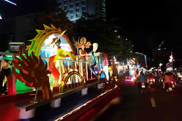 Da Nang Straßen Karneval