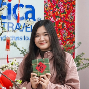 Frau Nguyen Khoa Dieu Linh - Reisedesignerin