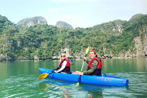 Tag 11: Halong Bucht - Hanoi