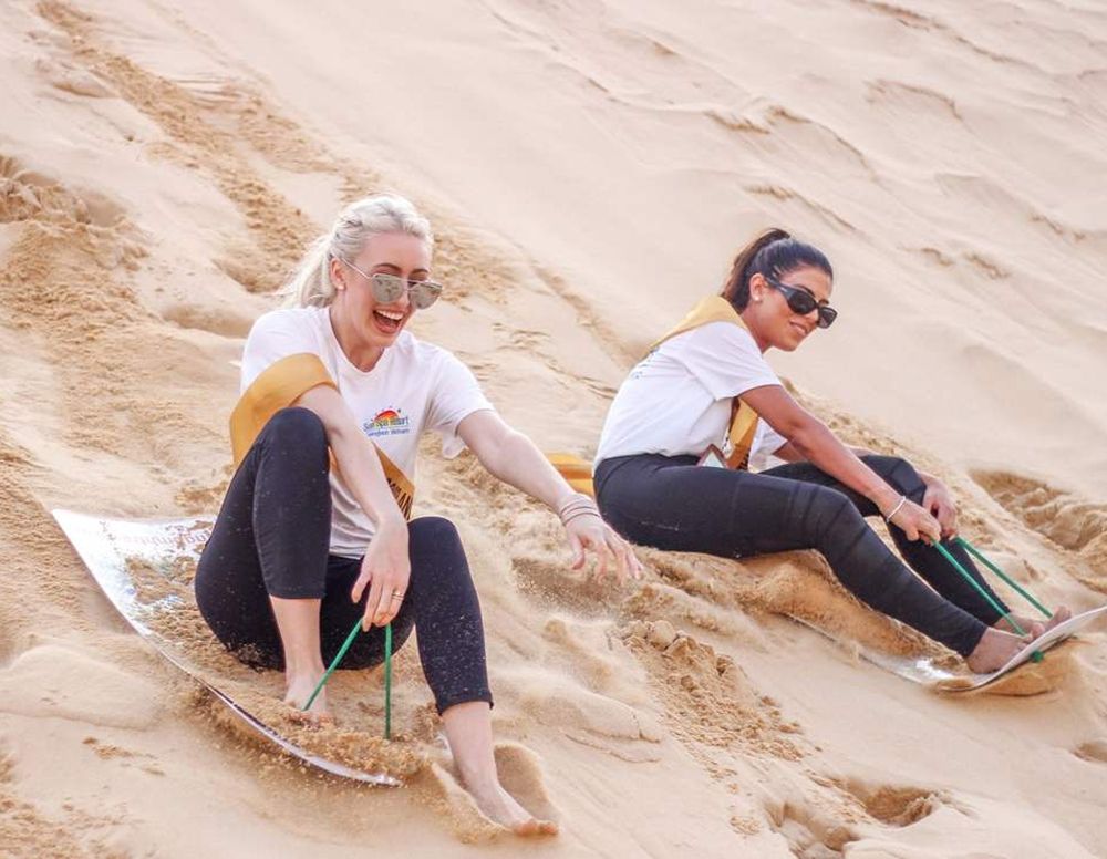Sandboarding in den Dünen von Mui Ne