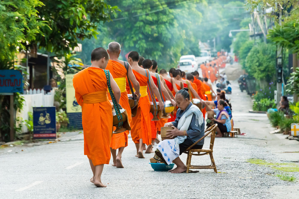 luang prabang tak bat