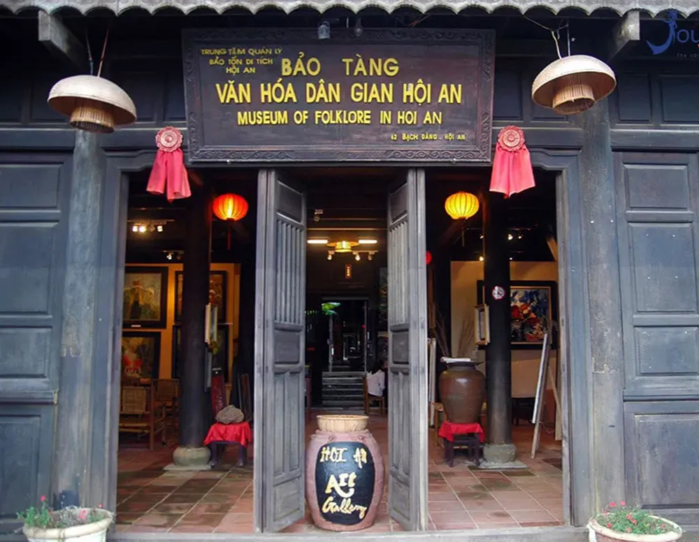 Museum für Volkskultur mit traditionellen Ausstellungsstücken in Hoi An