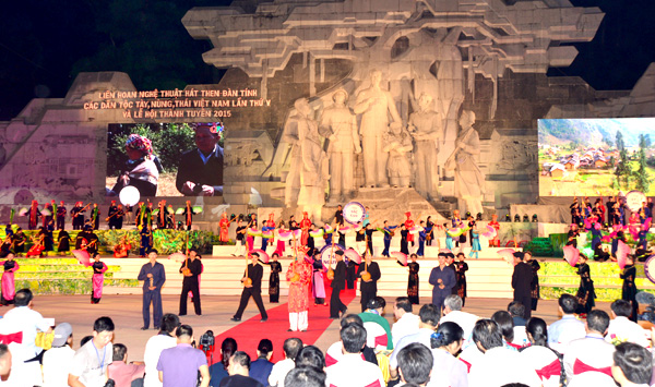 Then-Singen Vietnamesischer Minderheiten - Nationale Festival-2