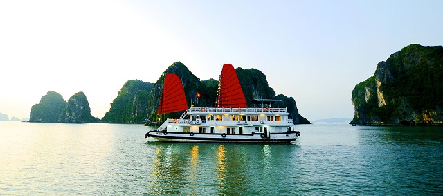 Kreuzfahrt in der Halong Bucht